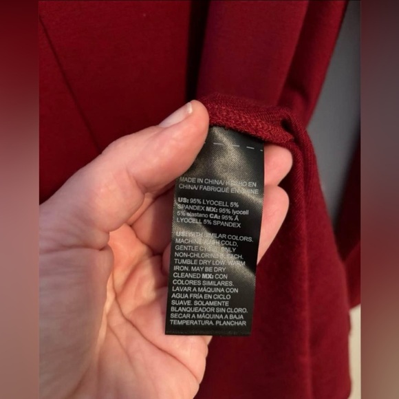 💥Last Call💥 Chico’s Shark Bite Hem Top 🆕 - Picture 5 of 5